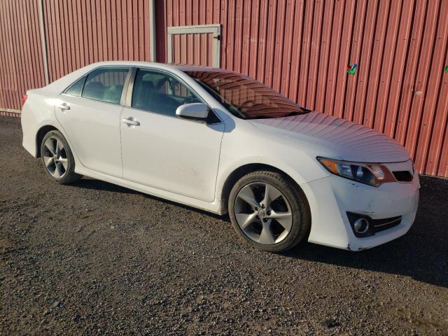 4T1BK1FK4EU549651 - 2014 TOYOTA CAMRY SE WHITE photo 4