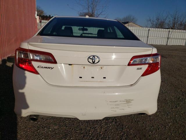 4T1BK1FK4EU549651 - 2014 TOYOTA CAMRY SE WHITE photo 6