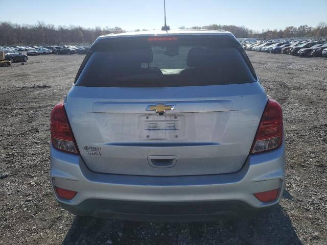 KL7CJKSB8MB306388 - 2021 CHEVROLET TRAX LS SILVER photo 6