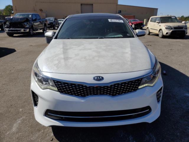 5XXGV4L20JG248740 - 2018 KIA OPTIMA SXL WHITE photo 5