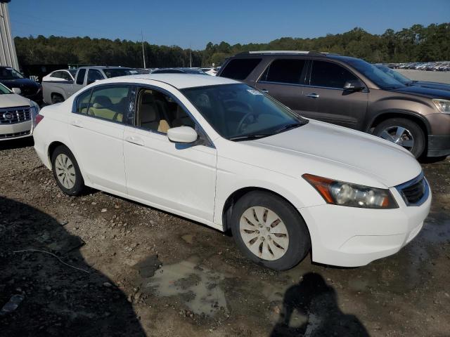 JHMCP26398C073818 - 2008 HONDA ACCORD LX WHITE photo 4