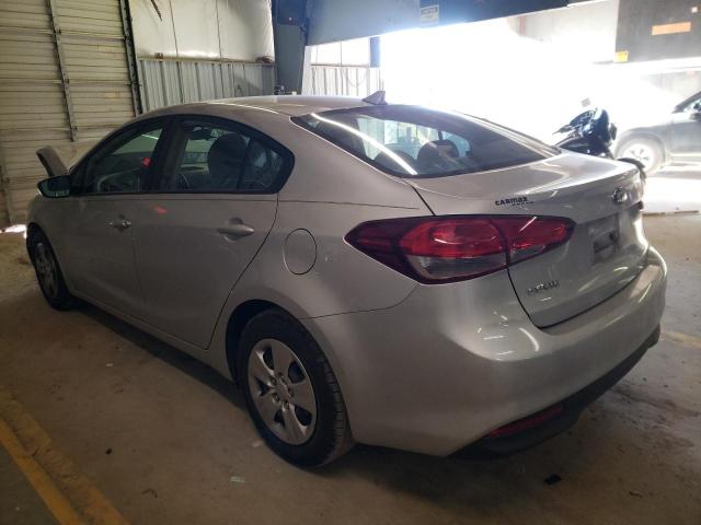 3KPFK4A75JE275427 - 2018 KIA FORTE LX SILVER photo 2