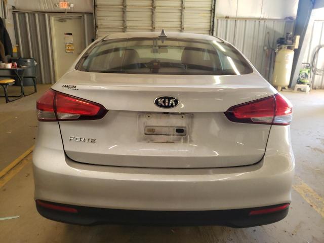 3KPFK4A75JE275427 - 2018 KIA FORTE LX SILVER photo 6