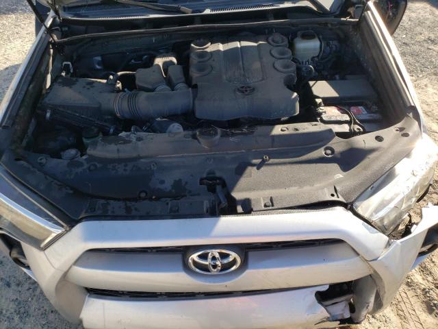 JTEBU5JR7G5344859 - 2016 TOYOTA 4RUNNER SR5/SR5 PREMIUM 银色 照片 11