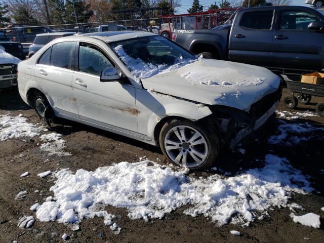 WDDGF54X28R013363 - 2008 MERCEDES-BENZ C 300 WHITE photo 4