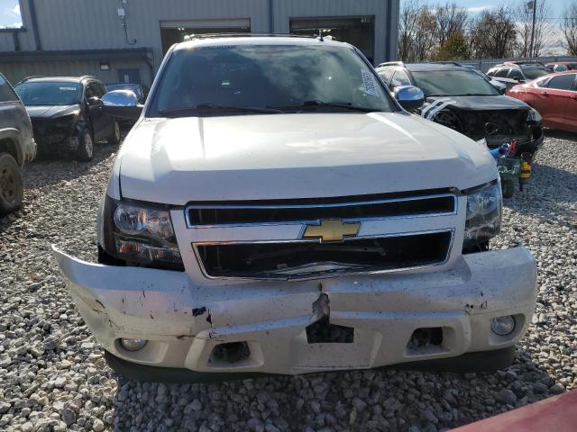 3GNTKGE70DG106799 - 2013 CHEVROLET AVALANCHE LTZ WHITE photo 5