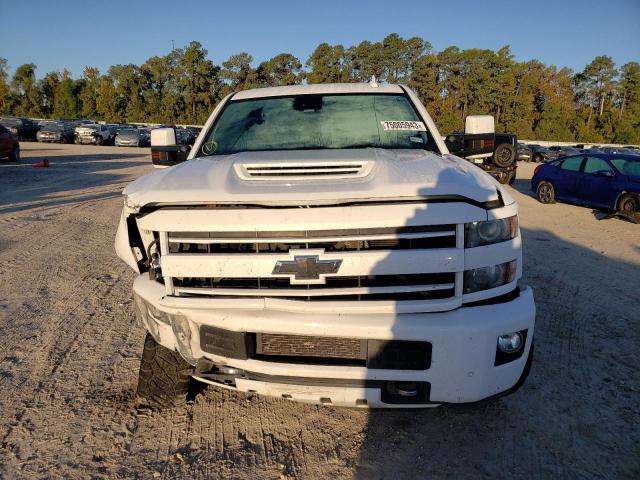 1GC1KUEY0KF249001 - 2019 CHEVROLET SILVERADO K2500 HIGH COUNTRY WHITE photo 5