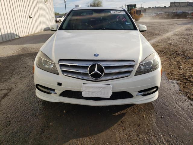 WDDGF5EB4BA477571 - 2011 MERCEDES-BENZ C 300 WHITE photo 5