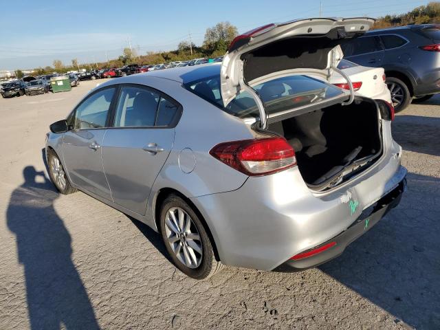 3KPFL4A79HE005866 - 2017 KIA FORTE LX SILVER photo 2