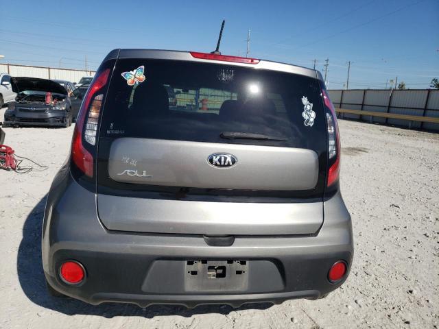 KNDJN2A22J7539830 - 2018 KIA SOUL SILVER photo 6