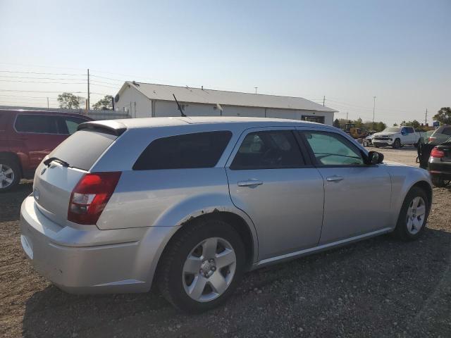 2D4FV47TX8H156298 - 2008 DODGE MAGNUM SILVER photo 3