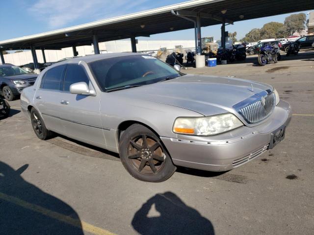 2LNHM82W98X652096 - 2008 LINCOLN TOWN CAR SIGNATURE LIMITED SILVER photo 4