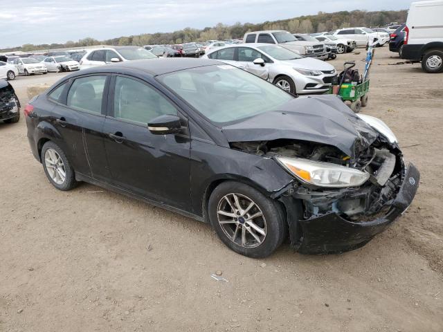 1FADP3F26HL225949 - 2017 FORD FOCUS SE BLACK photo 4