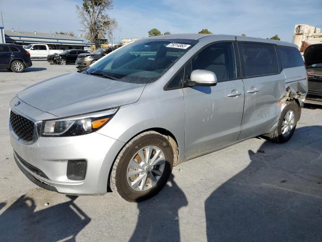 KNDMA5C11J6374227 - 2018 KIA SEDONA L SILVER photo 1