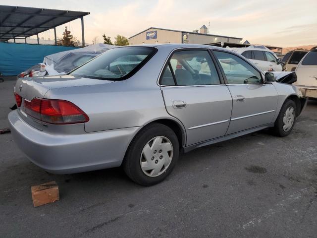 1HGCG16482A062141 - 2002 HONDA ACCORD LX SILVER photo 3