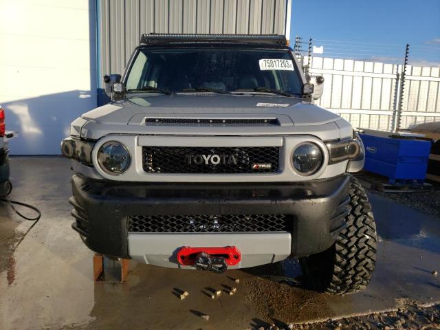 JTEBU4BF4EK180600 - 2014 TOYOTA FJ CRUISER SILVER photo 5