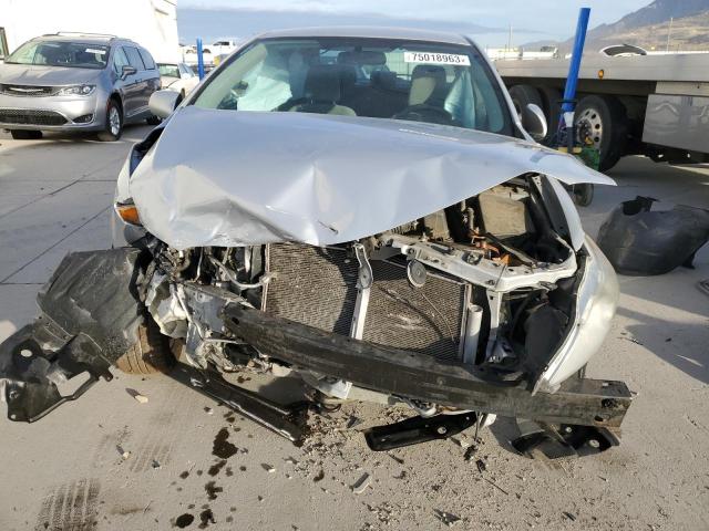 2T1BU4EE6DC003487 - 2013 TOYOTA COROLLA BASE SILVER photo 5