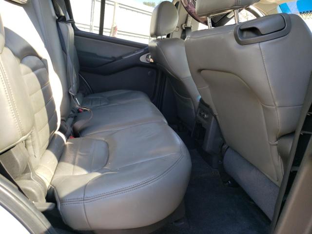 5N1AR18U85C738752 - 2005 NISSAN PATHFINDER LE SILVER photo 11