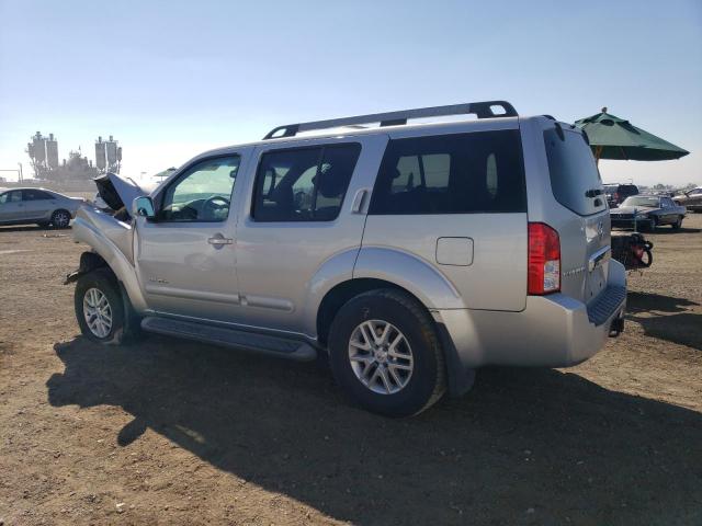 5N1AR18U85C738752 - 2005 NISSAN PATHFINDER LE SILVER photo 2