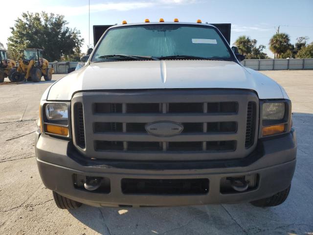 1FDXF46P26ED42579 - 2006 FORD F450 SUPER DUTY WHITE photo 5