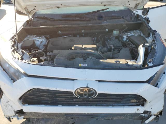 JTMH1RFV4KD511908 - 2019 TOYOTA RAV4 LE WHITE photo 12