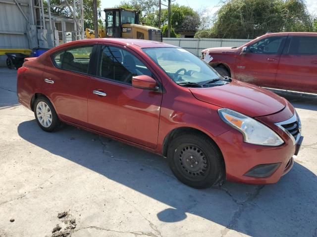 3N1CN7AP0HK430881 - 2017 NISSAN VERSA S BURGUNDY photo 4