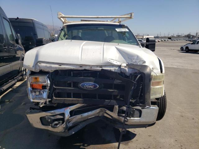 1FDNF20548EC60486 - 2008 FORD F250 SUPER DUTY WHITE photo 5