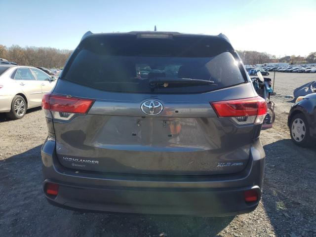 5TDJZRFH7HS460700 - 2017 TOYOTA HIGHLANDER SE GRAY photo 6