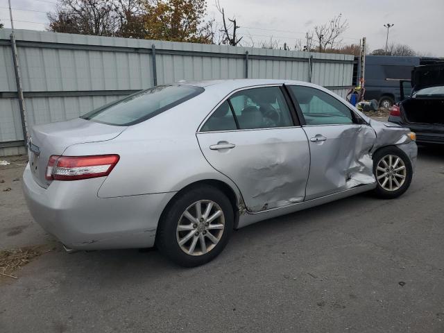 4T1BK3EK9BU625826 - 2011 TOYOTA CAMRY SE SILVER photo 3