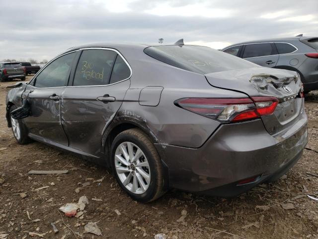 4T1C11BK8PU078488 - 2023 TOYOTA CAMRY LE GRAY photo 2