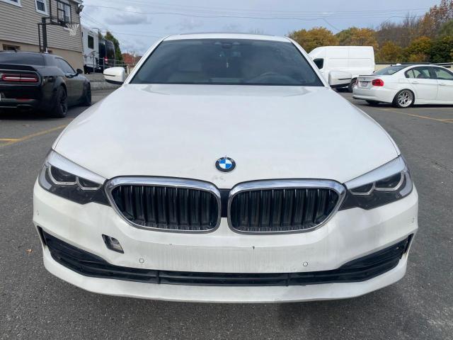 WBAJE5C51JWA95791 - 2018 BMW 540 I WHITE photo 5