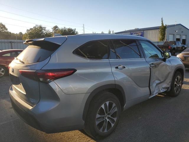 5TDGZRAH1LS509626 - 2020 TOYOTA HIGHLANDER XLE Gümüş foto 3