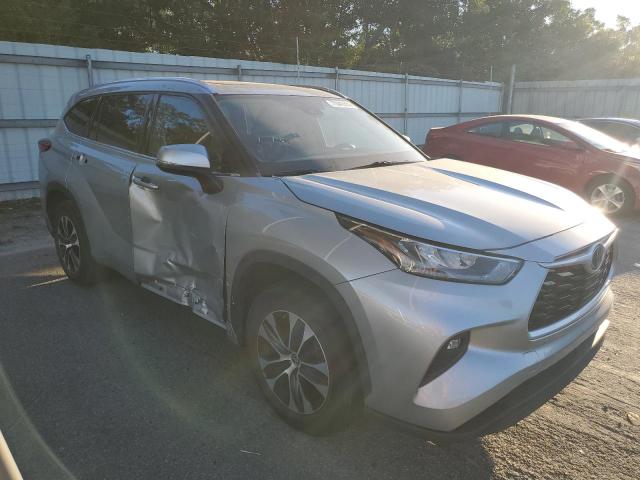 5TDGZRAH1LS509626 - 2020 TOYOTA HIGHLANDER XLE Gümüş foto 4