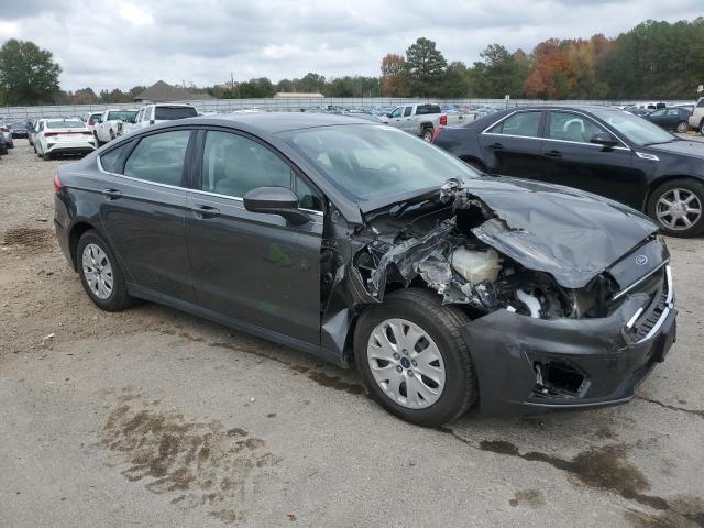 3FA6P0G7XLR103879 - 2020 FORD FUSION S GRAY photo 4