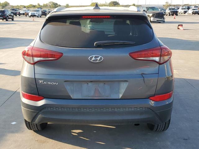 KM8J33A43JU668671 - 2018 HYUNDAI TUCSON SEL GRAY photo 6