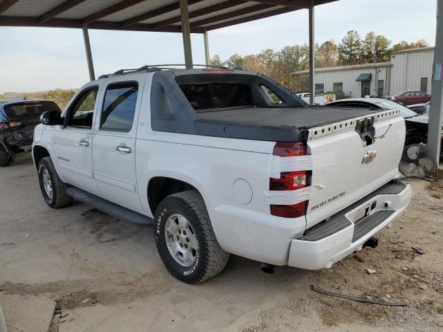 3GNTKFE72CG238889 - 2012 CHEVROLET AVALANCHE LT WHITE photo 2