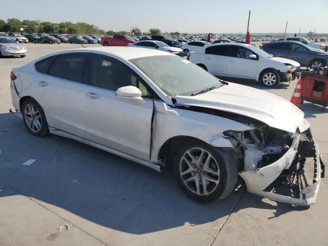 3FA6P0H77ER315169 - 2014 FORD FUSION SE WHITE photo 4