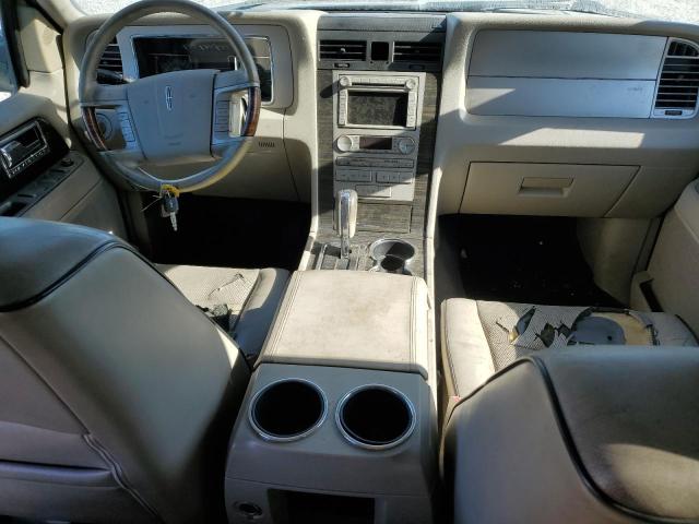 5LMFU28547LJ06060 - 2007 LINCOLN NAVIGATOR SILVER photo 8