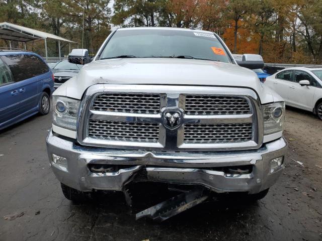 3C6UR5FL4JG125626 - 2018 RAM 2500 LARAMIE WHITE photo 5