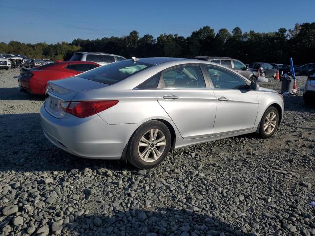 5NPEB4AC4DH642519 - 2013 HYUNDAI SONATA GLS SILVER photo 3