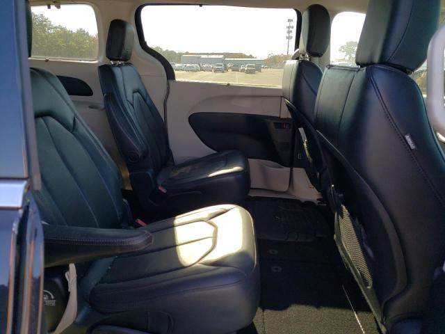 2C4RC1BG0JR353862 - 2018 CHRYSLER PACIFICA TOURING L BLACK photo 11