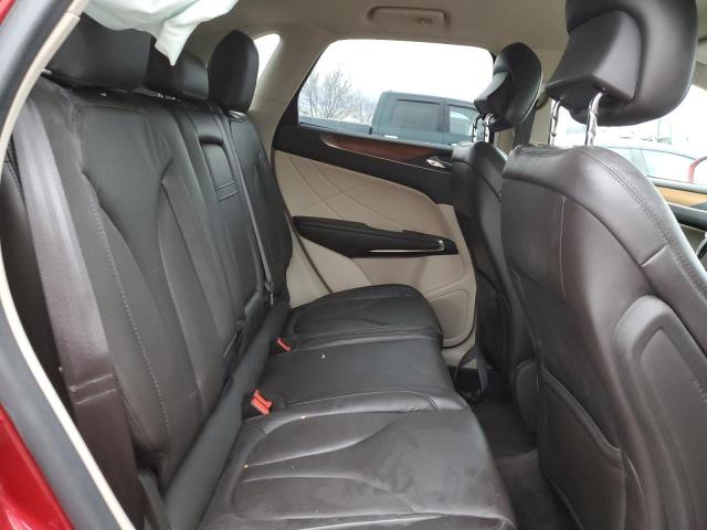 5LMCJ2D91HUL45159 - 2017 LINCOLN MKC SELECT Rot Foto 10