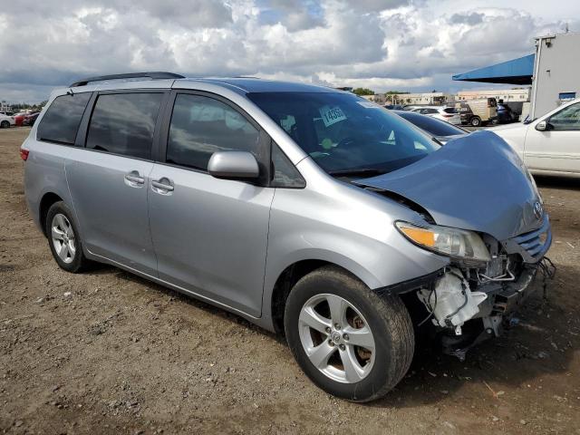 5TDKK3DC7FS659563 - 2015 TOYOTA SIENNA LE SILVER photo 4