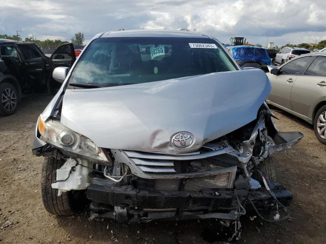 5TDKK3DC7FS659563 - 2015 TOYOTA SIENNA LE SILVER photo 5