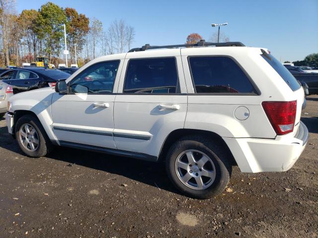 1J8GR48K39C509523 - 2009 JEEP GRAND CHER LAREDO WHITE photo 2