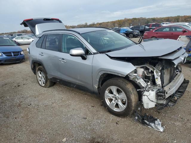 2T3P1RFV2MW186838 - 2021 TOYOTA RAV4 XLE SILVER photo 4