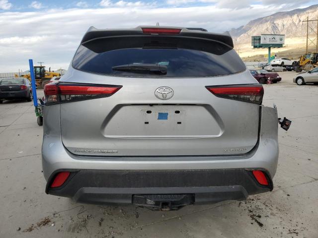 5TDGZRBH1NS176815 - 2022 TOYOTA HIGHLANDER XLE Gümüş foto 6