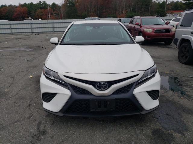 4T1G11BK6LU007396 - 2020 TOYOTA CAMRY SE WHITE photo 5