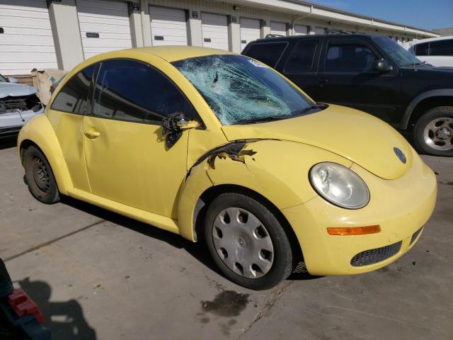 3VWPW3AG3AM017459 - 2010 VOLKSWAGEN NEW BEETLE YELLOW photo 4