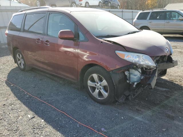 5TDKK3DC5BS064527 - 2011 TOYOTA SIENNA LE RED photo 4